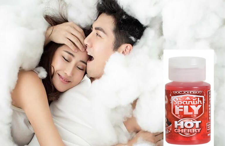 Thuốc kích dục nữ Spanish Fly Hot Cherry USA hỗ trợ làm tăng ham muốn, giúp các cặp đôi đạt đỉnh khi ân ái, có nhiều cảm xúc thăng hoa hơn
